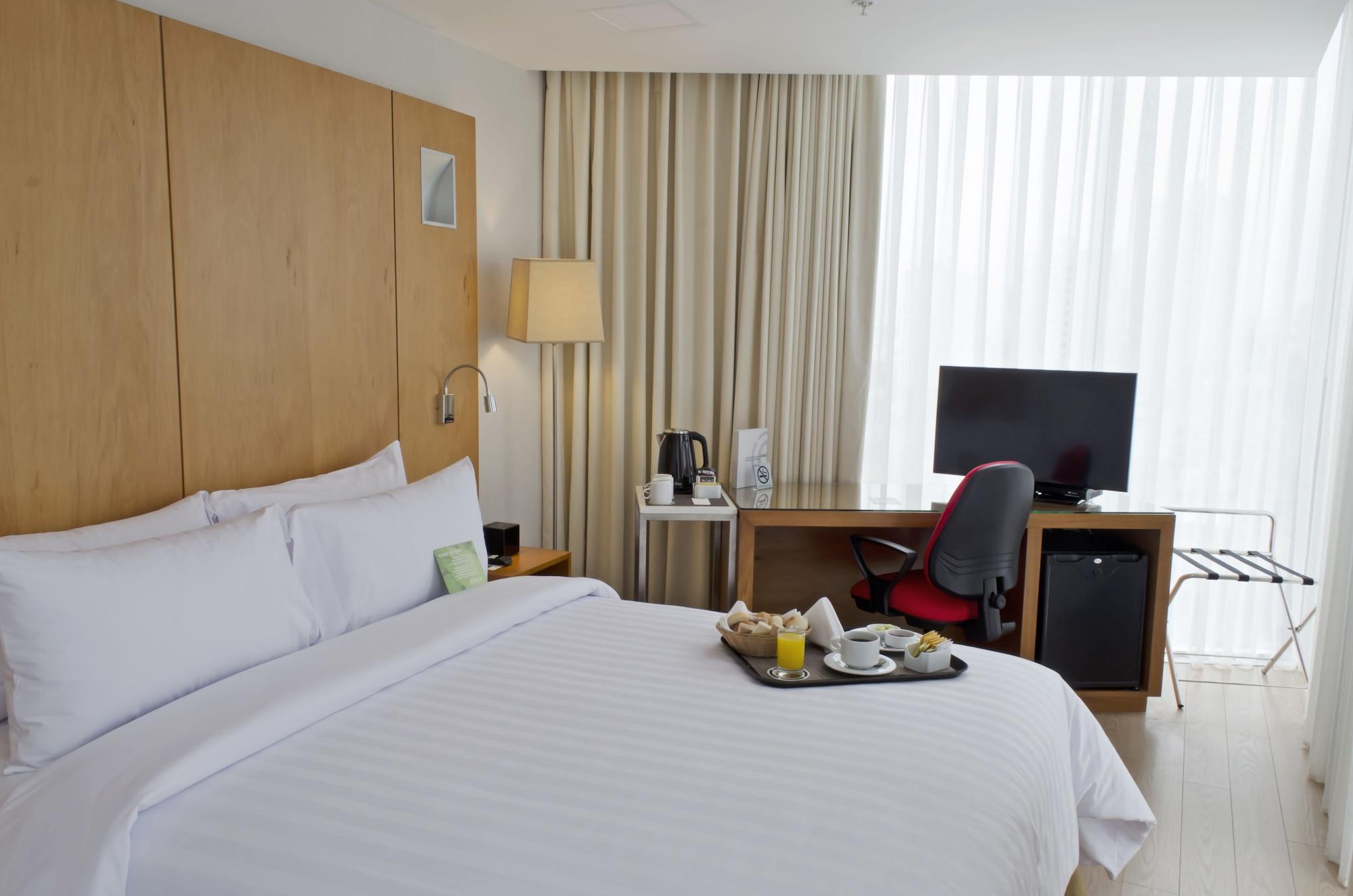Ramada Encore By Wyndham Lima San Isidro Exterior photo